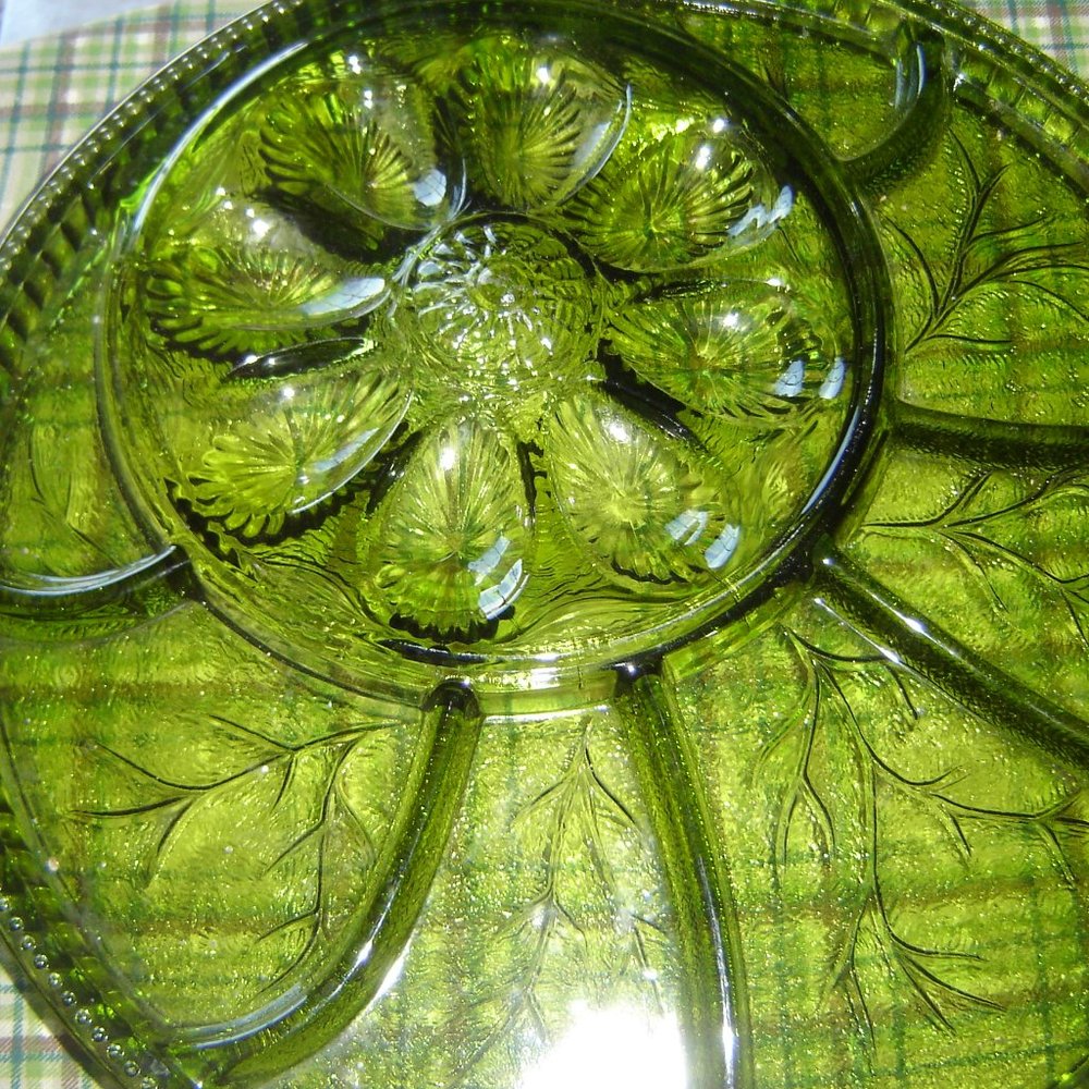 VINTAGE GREEN GLASS DEVELIED EGG/ RELISH DISH